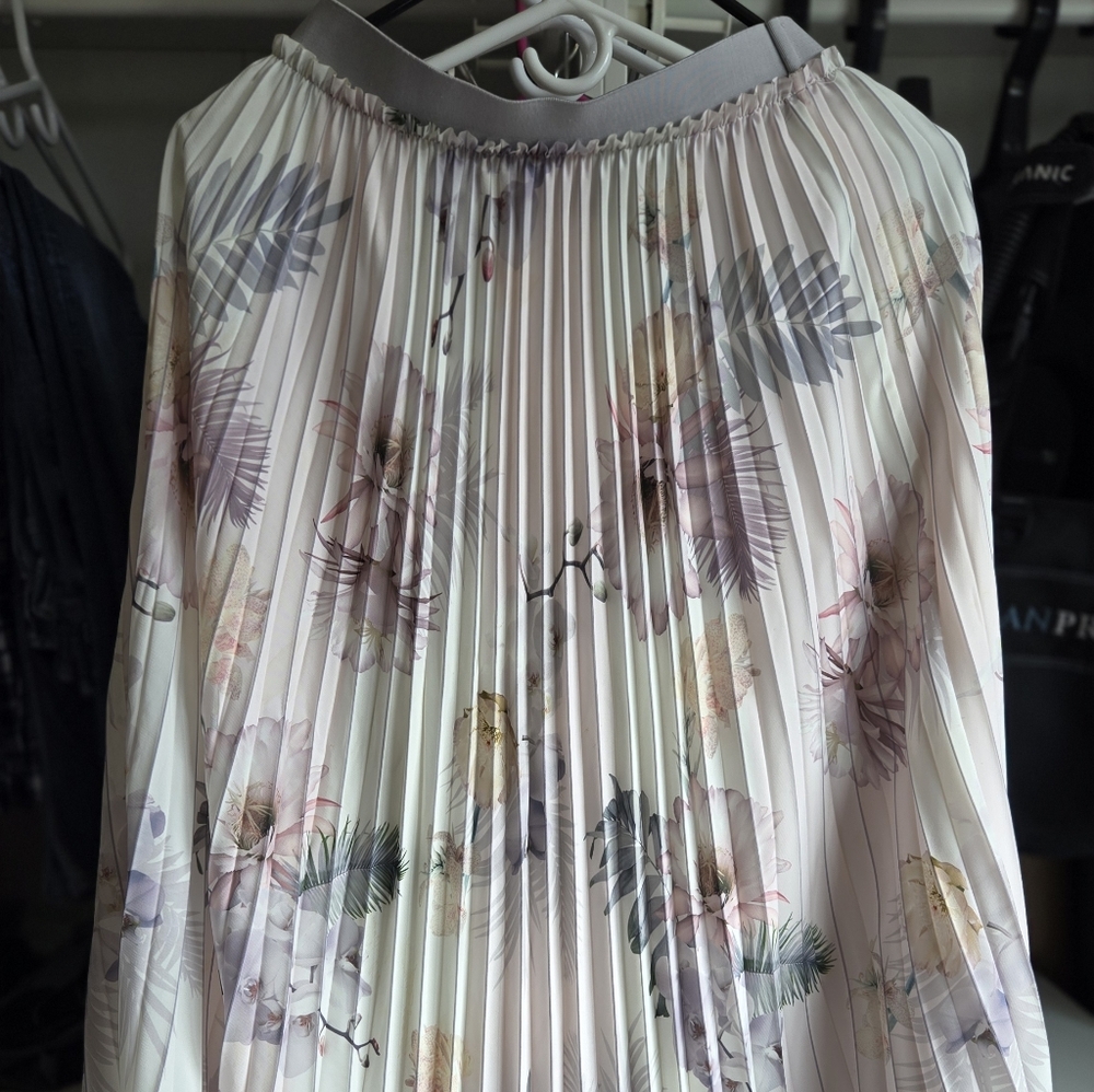 Ted Baker London Floral Pleated A-Line Skirt - Cream and Pink